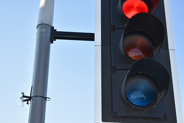 Roadside NOX measurements tubes on a traffic light